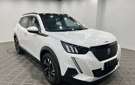 Peugeot 2008 II, 2022 год, 1 250 006 рублей, 2 фотография
