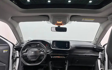 Peugeot 2008 II, 2022 год, 1 250 006 рублей, 9 фотография
