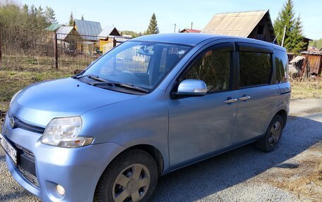 Toyota Sienta I, 2013 год, 871 000 рублей, 3 фотография