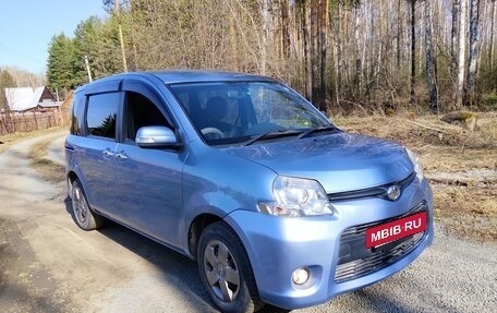 Toyota Sienta I, 2013 год, 871 000 рублей, 2 фотография