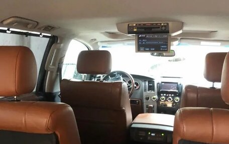 Toyota Sequoia II рестайлинг, 2011 год, 3 850 000 рублей, 3 фотография
