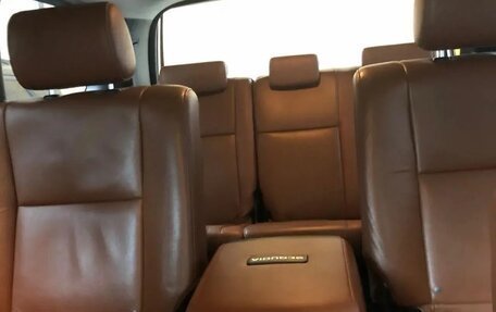 Toyota Sequoia II рестайлинг, 2011 год, 3 850 000 рублей, 2 фотография