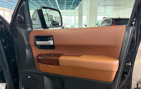 Toyota Sequoia II рестайлинг, 2011 год, 3 850 000 рублей, 13 фотография