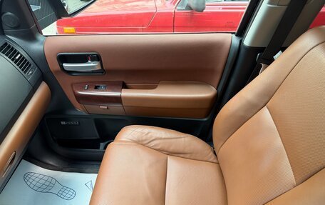 Toyota Sequoia II рестайлинг, 2011 год, 3 850 000 рублей, 26 фотография