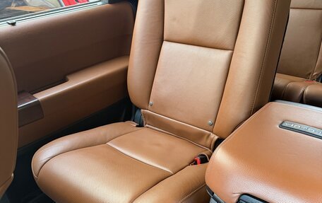 Toyota Sequoia II рестайлинг, 2011 год, 3 850 000 рублей, 25 фотография