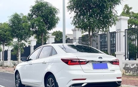 Ford Escort, 2023 год, 910 007 рублей, 3 фотография