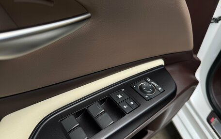Lexus ES VII, 2018 год, 3 890 000 рублей, 25 фотография