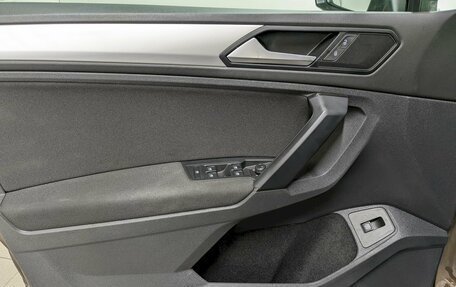 Volkswagen Tiguan II, 2020 год, 2 490 000 рублей, 11 фотография