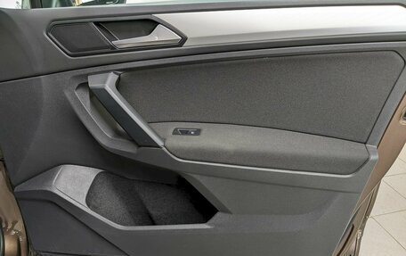 Volkswagen Tiguan II, 2020 год, 2 490 000 рублей, 18 фотография