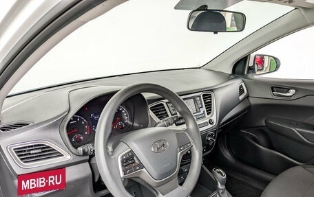 Hyundai Solaris II рестайлинг, 2022 год, 1 700 000 рублей, 16 фотография