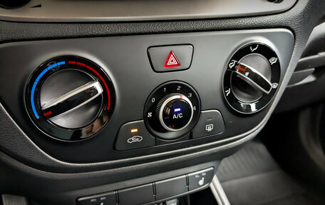 Hyundai Solaris II рестайлинг, 2022 год, 1 700 000 рублей, 24 фотография