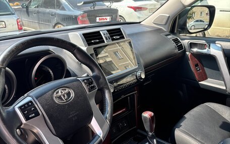 Toyota Land Cruiser Prado 150 рестайлинг 2, 2015 год, 4 000 000 рублей, 11 фотография