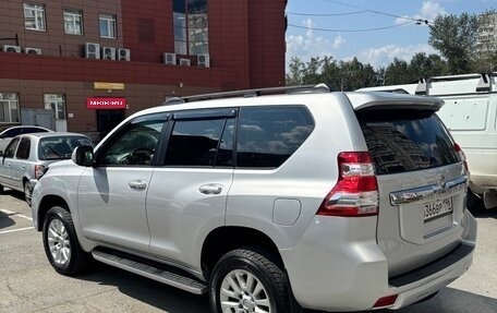 Toyota Land Cruiser Prado 150 рестайлинг 2, 2015 год, 4 000 000 рублей, 5 фотография