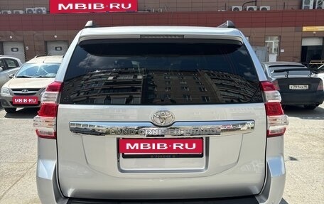 Toyota Land Cruiser Prado 150 рестайлинг 2, 2015 год, 4 000 000 рублей, 4 фотография