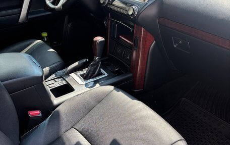 Toyota Land Cruiser Prado 150 рестайлинг 2, 2015 год, 4 000 000 рублей, 17 фотография