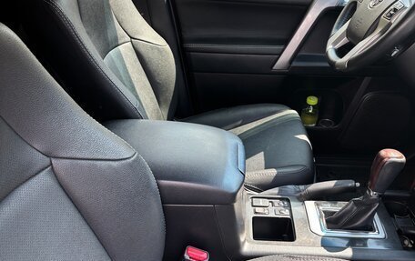 Toyota Land Cruiser Prado 150 рестайлинг 2, 2015 год, 4 000 000 рублей, 18 фотография