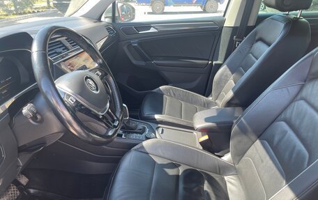 Volkswagen Tiguan II, 2017 год, 2 300 000 рублей, 3 фотография