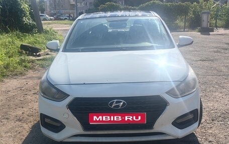 Hyundai Solaris II рестайлинг, 2018 год, 650 000 рублей, 1 фотография