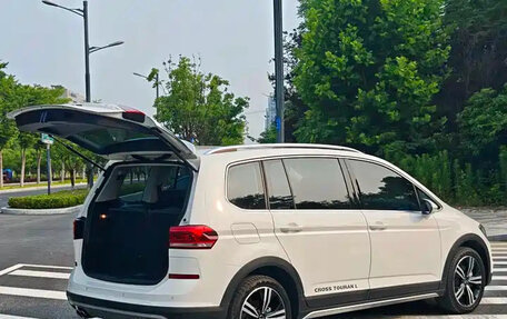 Volkswagen Touran III, 2022 год, 1 490 222 рублей, 7 фотография