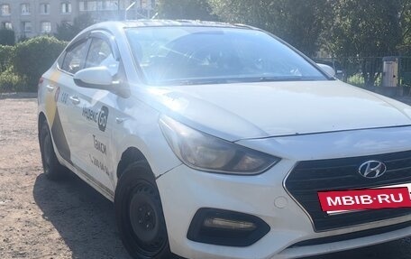 Hyundai Solaris II рестайлинг, 2018 год, 650 000 рублей, 2 фотография