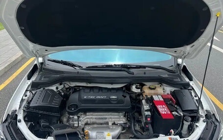 Chevrolet Cruze II, 2022 год, 900 006 рублей, 14 фотография