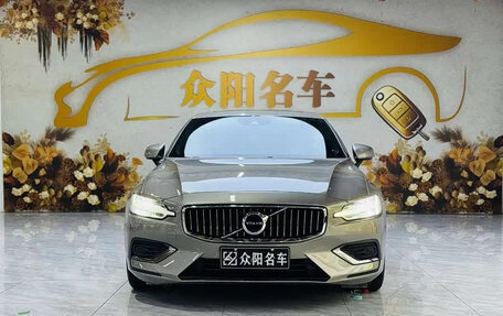 Volvo S60 III, 2023 год, 3 800 000 рублей, 2 фотография