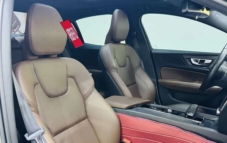 Volvo S60 III, 2023 год, 3 800 000 рублей, 9 фотография