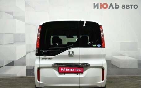 Honda Stepwgn IV, 2017 год, 1 970 000 рублей, 5 фотография