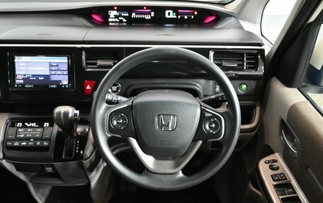 Honda Stepwgn IV, 2017 год, 1 970 000 рублей, 12 фотография