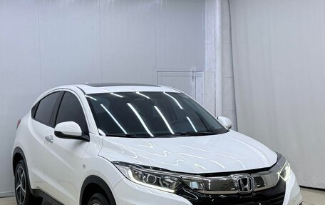 Honda Vezel, 2022 год, 1 165 000 рублей, 1 фотография