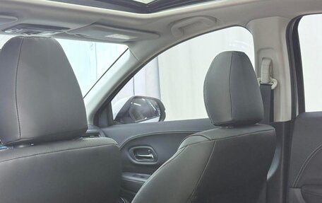 Honda Vezel, 2022 год, 1 165 000 рублей, 17 фотография