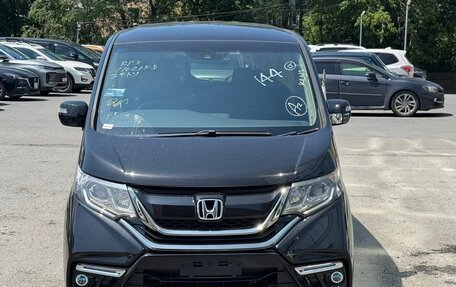 Honda Stepwgn IV, 2017 год, 1 630 000 рублей, 1 фотография