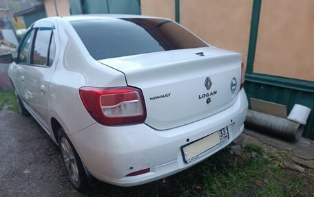 Renault Logan II, 2018 год, 650 000 рублей, 4 фотография
