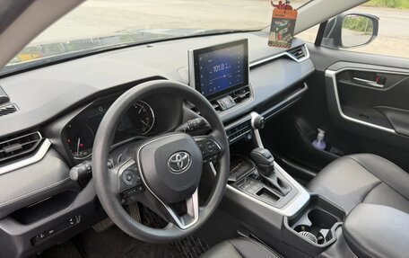 Toyota RAV4, 2021 год, 3 190 000 рублей, 4 фотография