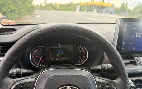 Toyota RAV4, 2021 год, 3 190 000 рублей, 6 фотография