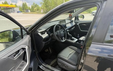 Toyota RAV4, 2021 год, 3 190 000 рублей, 10 фотография