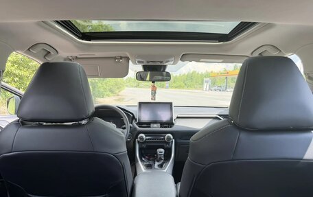 Toyota RAV4, 2021 год, 3 190 000 рублей, 8 фотография