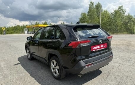 Toyota RAV4, 2021 год, 3 190 000 рублей, 11 фотография
