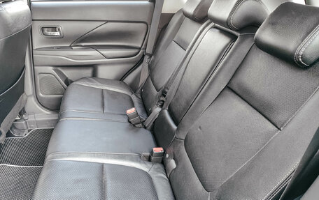 Mitsubishi Outlander III рестайлинг 3, 2012 год, 1 290 258 рублей, 16 фотография
