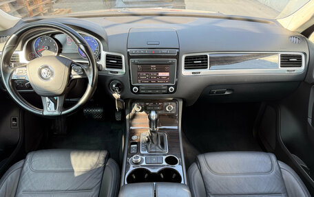 Volkswagen Touareg III, 2015 год, 2 200 000 рублей, 11 фотография