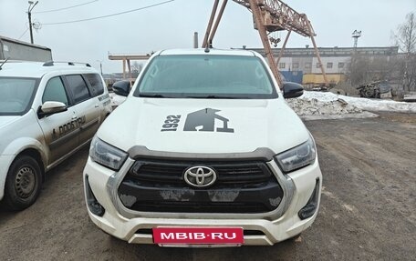 Toyota Hilux VIII, 2021 год, 2 600 000 рублей, 1 фотография