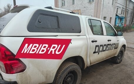 Toyota Hilux VIII, 2021 год, 2 600 000 рублей, 4 фотография