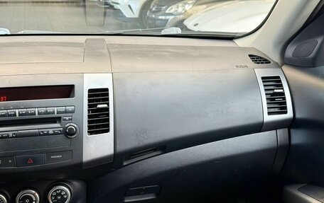 Mitsubishi Outlander III рестайлинг 3, 2008 год, 930 000 рублей, 12 фотография