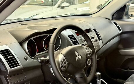 Mitsubishi Outlander III рестайлинг 3, 2008 год, 930 000 рублей, 10 фотография