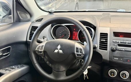 Mitsubishi Outlander III рестайлинг 3, 2008 год, 930 000 рублей, 11 фотография