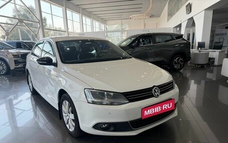 Volkswagen Jetta VI, 2013 год, 795 000 рублей, 3 фотография