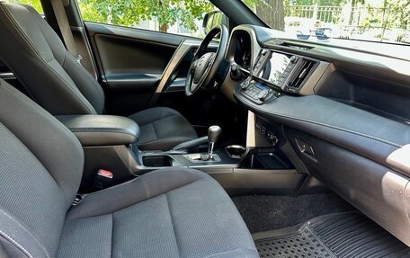 Toyota RAV4, 2019 год, 2 599 000 рублей, 15 фотография