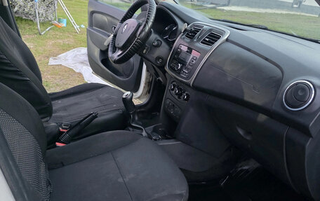 Renault Logan II, 2018 год, 350 000 рублей, 8 фотография