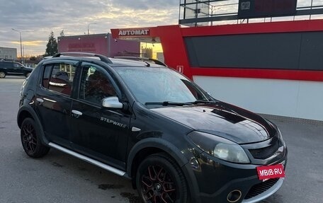 Renault Sandero I, 2013 год, 800 000 рублей, 3 фотография