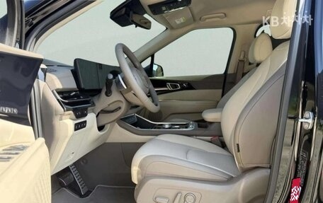KIA Carnival, 2024 год, 4 970 500 рублей, 9 фотография